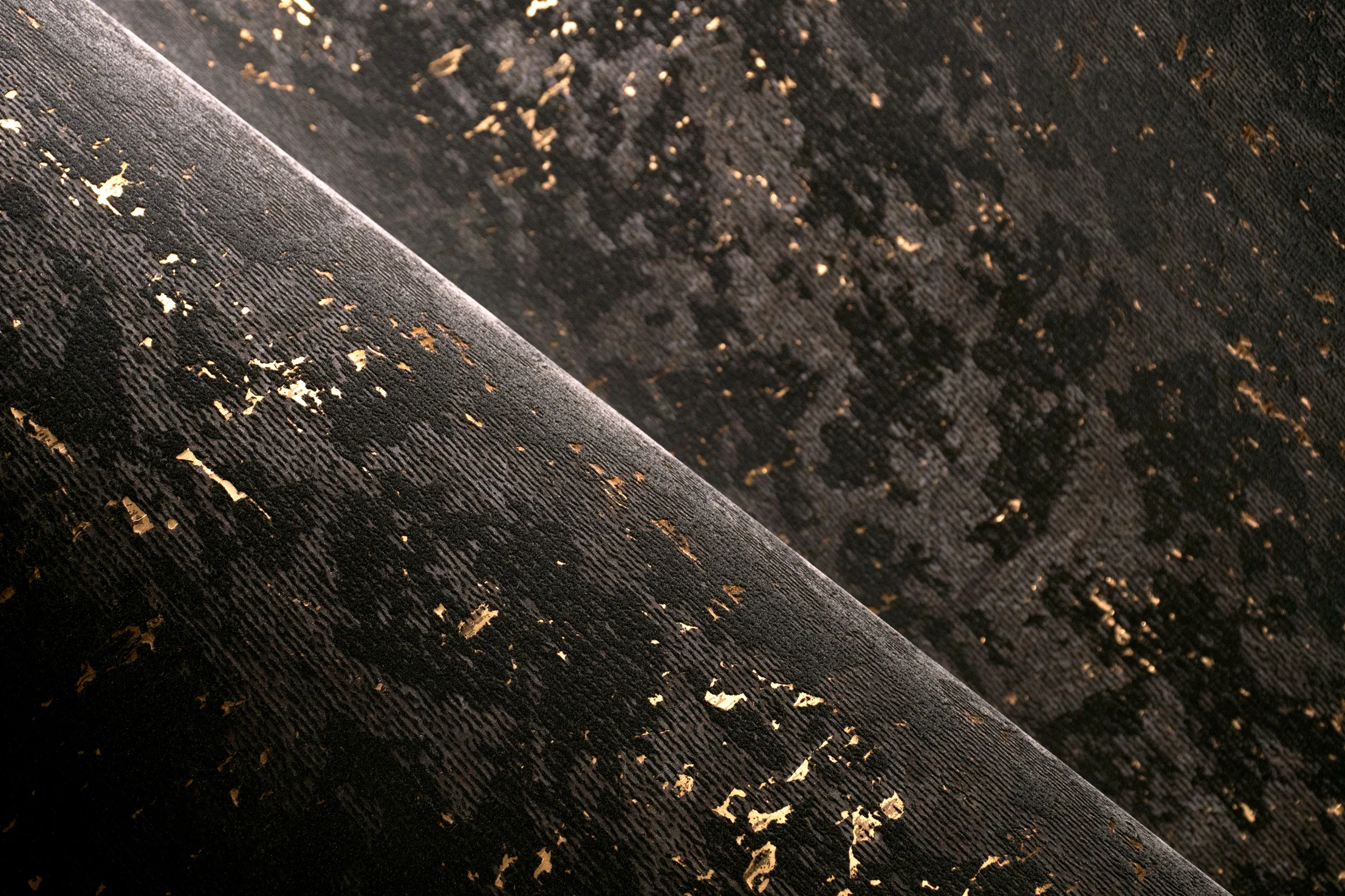 Wallcovering Extinct Animals Bearded Leopard detail 3